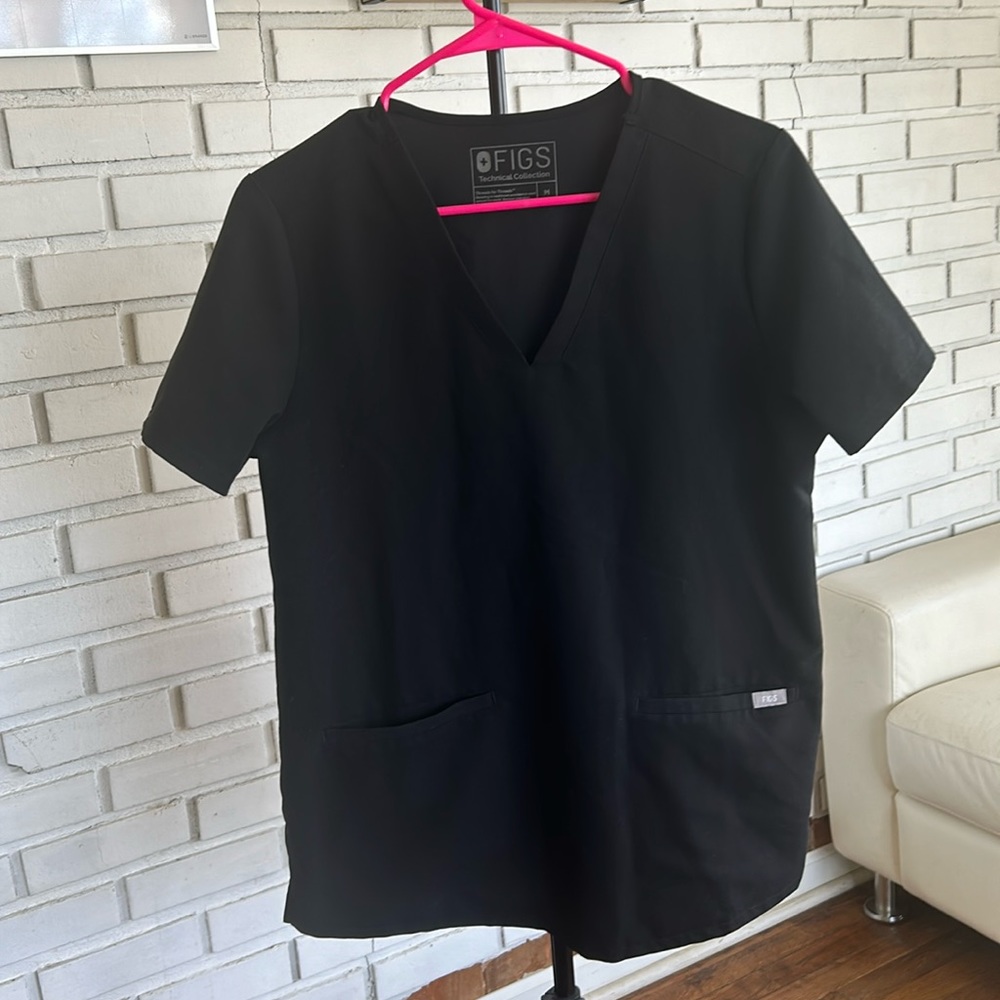Figs casma 3 pocket scrub top size M